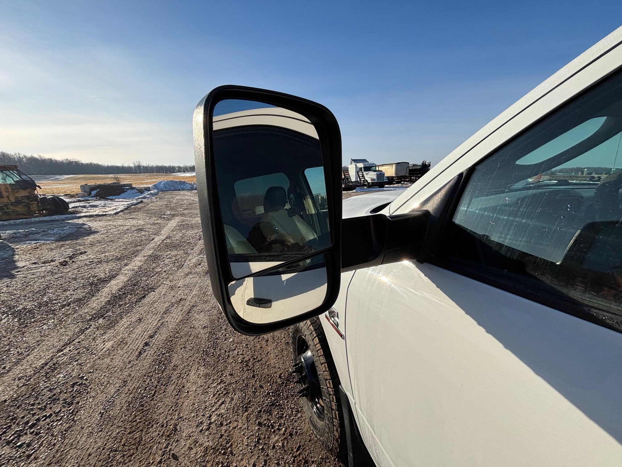 2017 RAM 3500 - Image 27